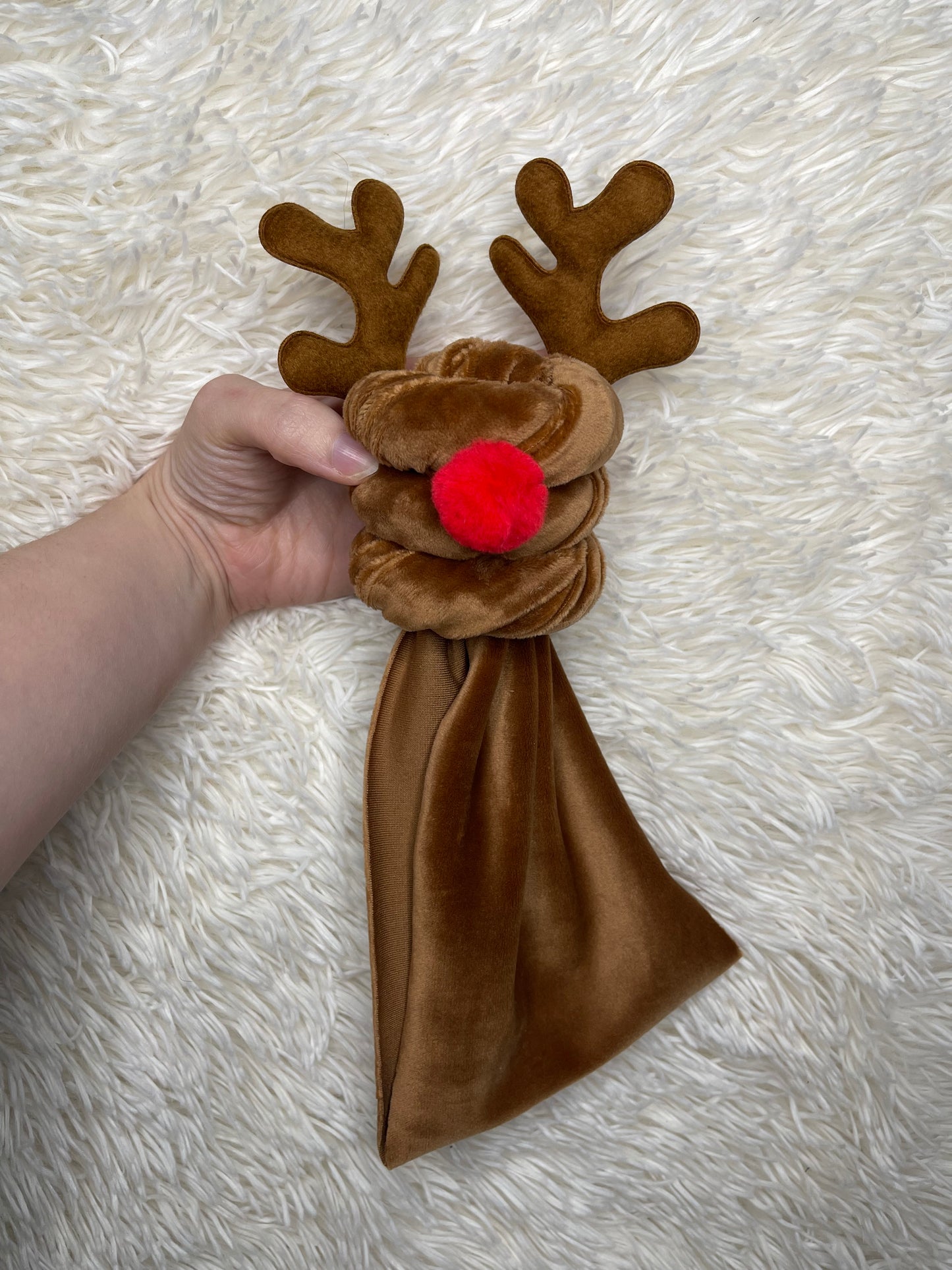 reindeer topknot (add size to notes)