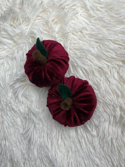 Apple Piggies | CLIP OR NYLON