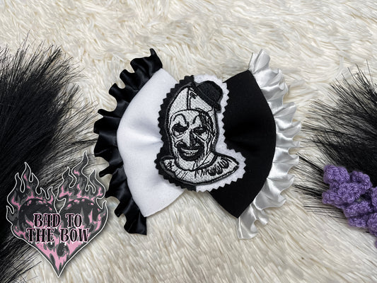 Silent Smiles 🖤🤍 5” Single Bow