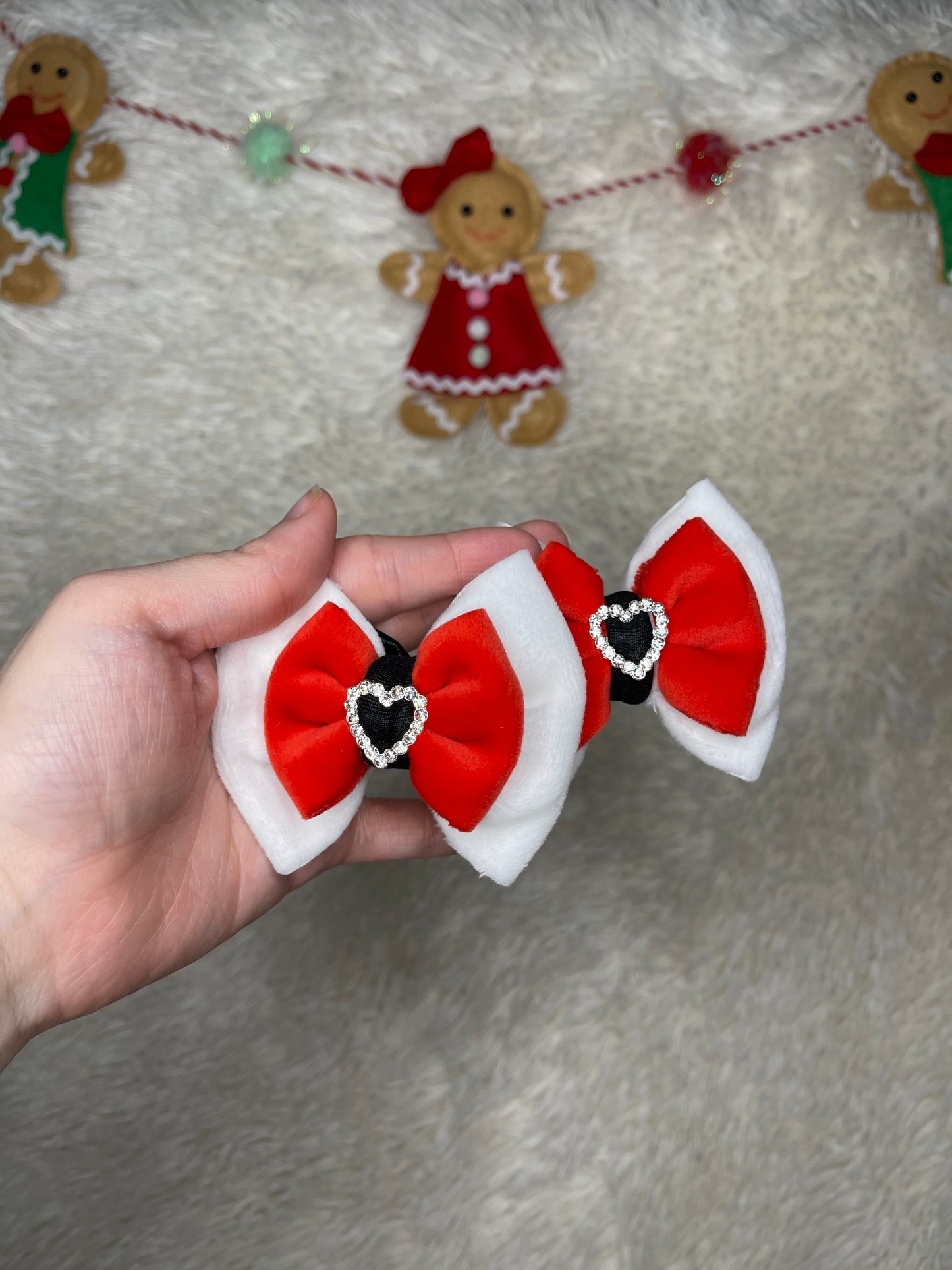 santa baby heart piggies (add clip or nylon to notes)