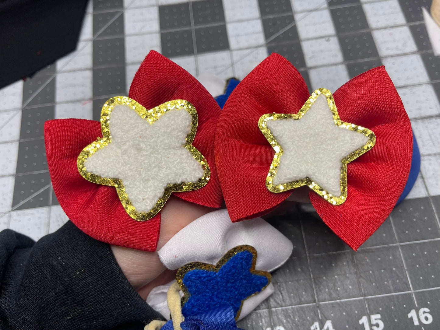 Piggie crown (stars may differ!!!!!!!!)