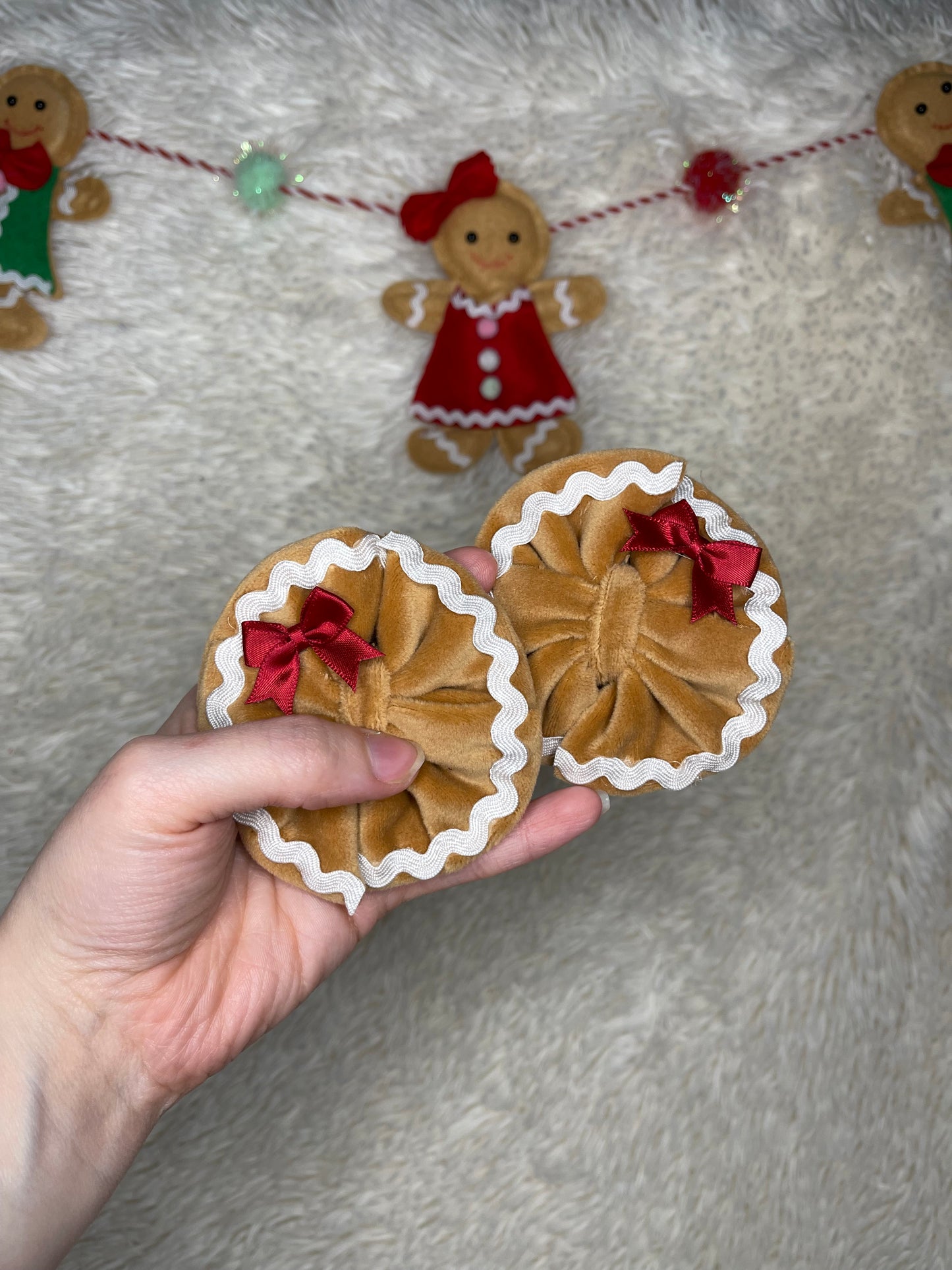 gingerbread 3” messy piggies (add clip or nylon to notes)