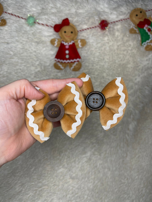 gingerbread buttons (add clip or nylon to notes)